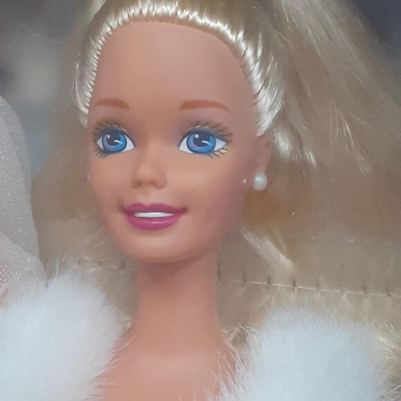 Skating Dream Barbie Doll 1996 Mattel #17244 New In Box Special Edition Walmart - Picture 3 of 9